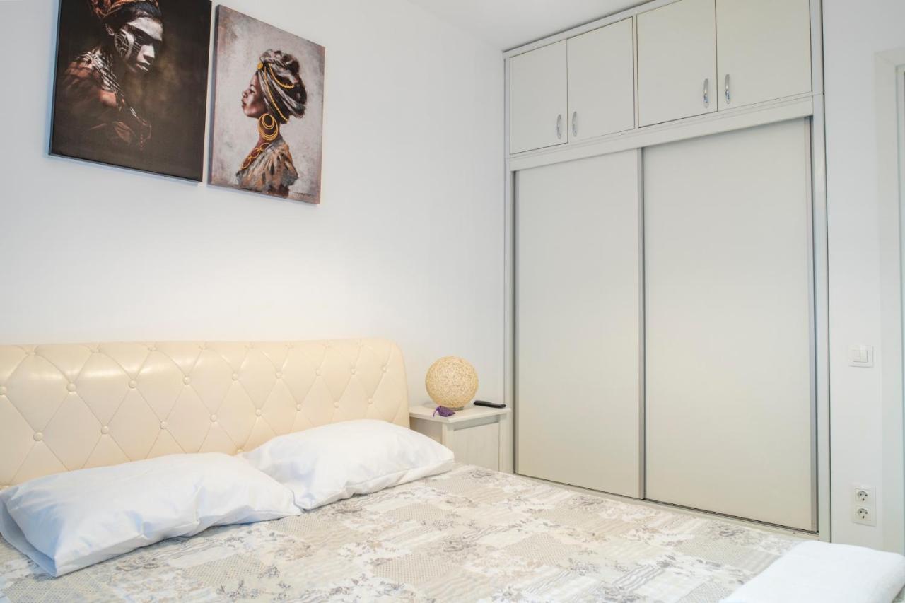 Gvitown Central Apartment Boekarest Buitenkant foto